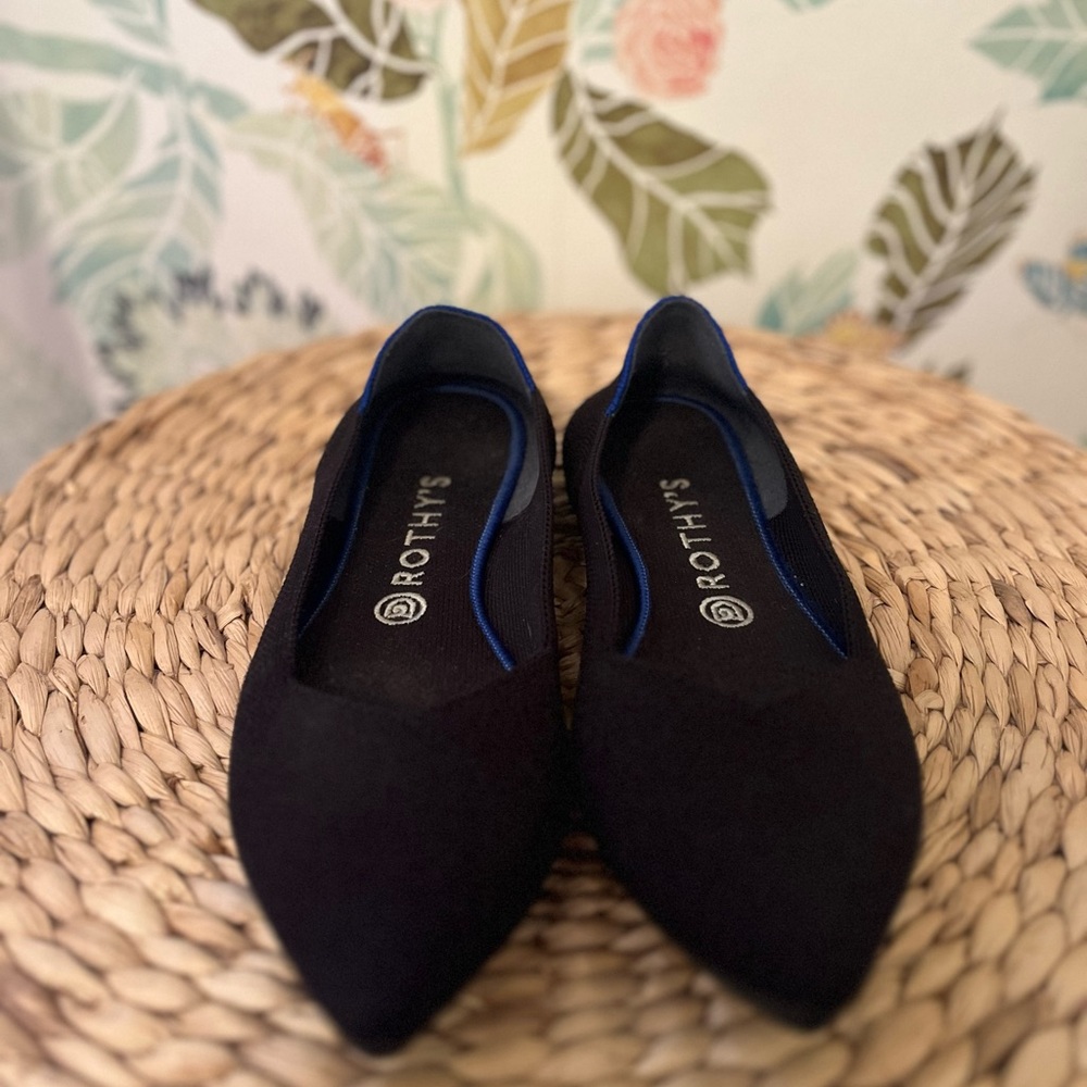 Rothy’s The Point in black